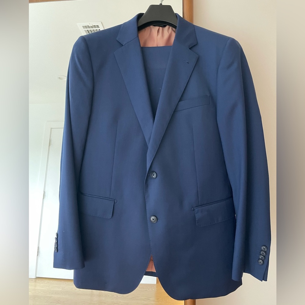 Neiman Marcus Men’s Modern Fit Super 120’s Blue Suit 40R jacket 34R slacks